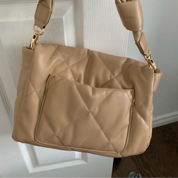 Sandra Robert’s squared quilted bag - Picture 4 of 7